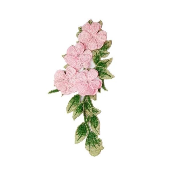 Vyšívaná květinová nášivka 20 x 10 cm Polyesterová dekorativní aplikace na oblečení nažehlovací nášivka na šaty bundy DIY zdobení světle růžová