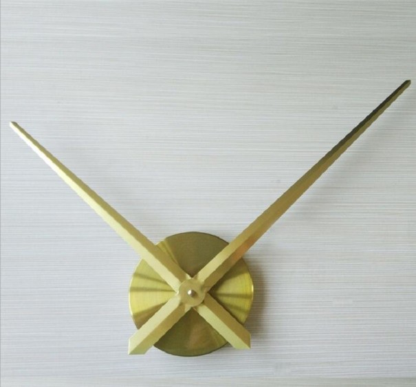 Wanduhr golden