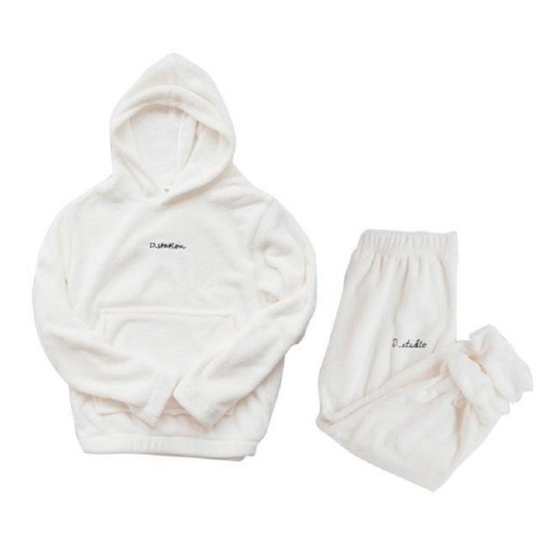 Warme pyjama voor dames P2672 wit M