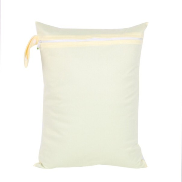 Wasserdichte Wickeltasche in einer Farbe creme