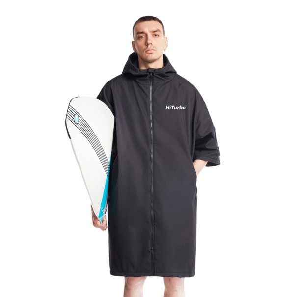 Wasserdichter Umkleideumhang mit Kapuze und Reißverschluss, warm und schnell trocknend für Schwimmen, Surfen, Baden und Wassersport sowie zum Umziehen am Strand schwarz M