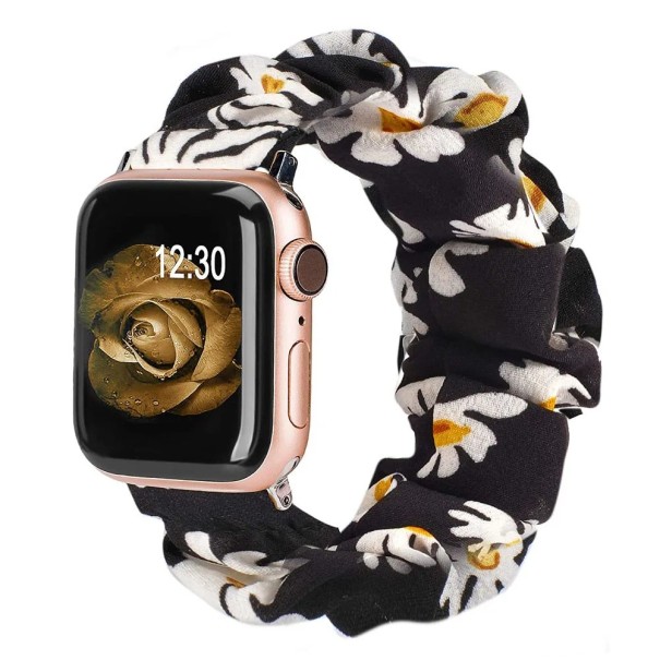Weicher schwarzer elastischer Armband mit weißen Blumen S 119–160 mm für Apple Watch 38 40 41 mm Series 1–9 SE SE2 Bequemer elastischer Gürtel 1
