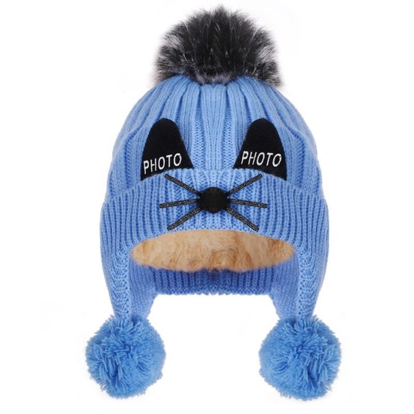 Wintermütze für Kinder über den Ohren blau