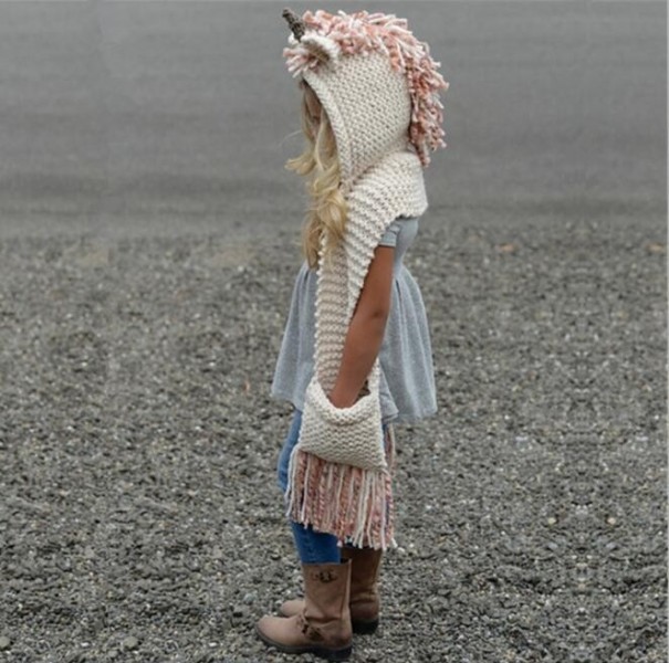 Wintermütze für Mädchen mit Schal im Einhorn-Stil J1291