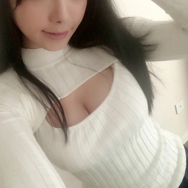 Women's Turtleneck with a Neckline A2109 white