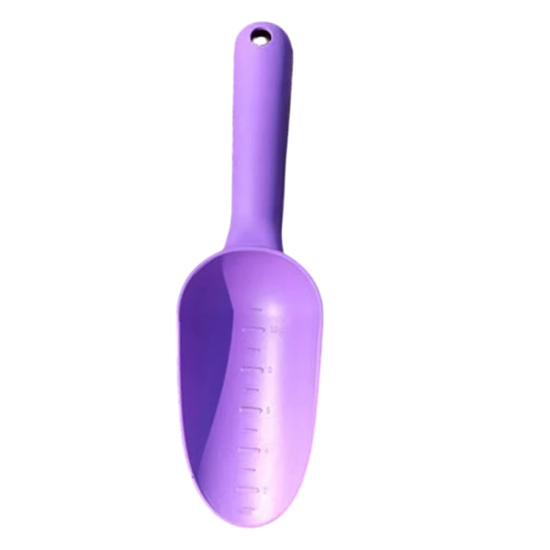 Zahradní plastová lopatka 25 cm ergonomická rukojeť s odměrkou 6,5 cm šířka pracovní části pro sázení a přesazování fialová