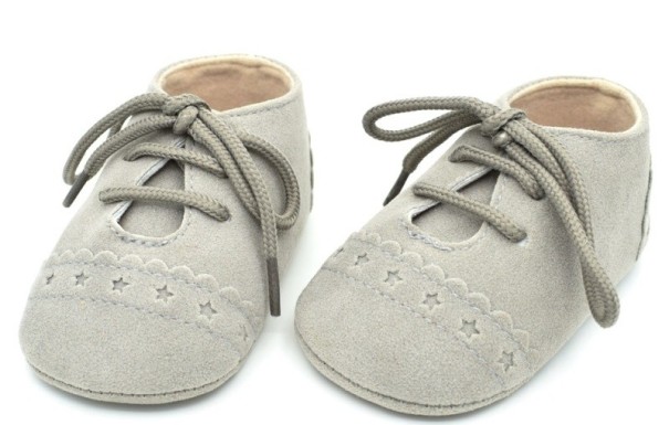 Zapatillas de piel para niños A484 gris claro 0-6 meses