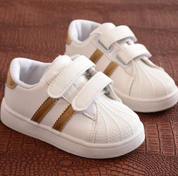 Zapatillas modernas para niños dorado 25