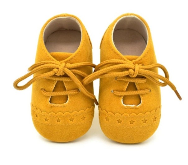 Zapatos de piel para niños A428 amarillo 6-12 meses