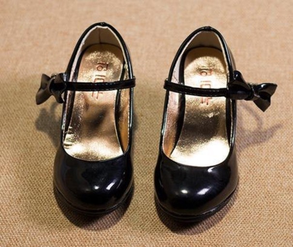 Zapatos de salón de charol para niñas negro 29