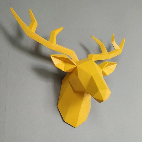Závěsná socha jelena zlatá