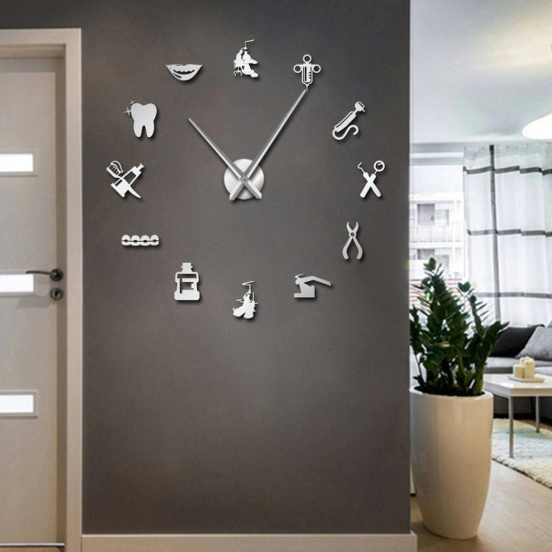 Zelfklevende wandklok G1704 zilver 68,5 cm