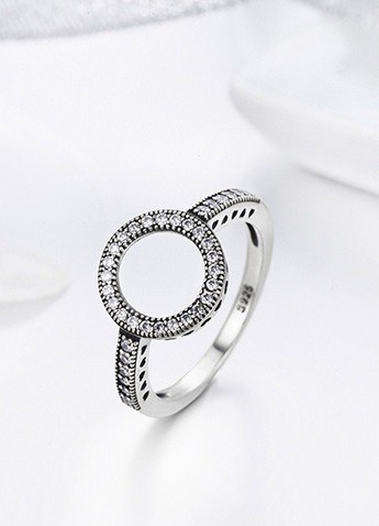 Zilveren elegante damesring wit 8