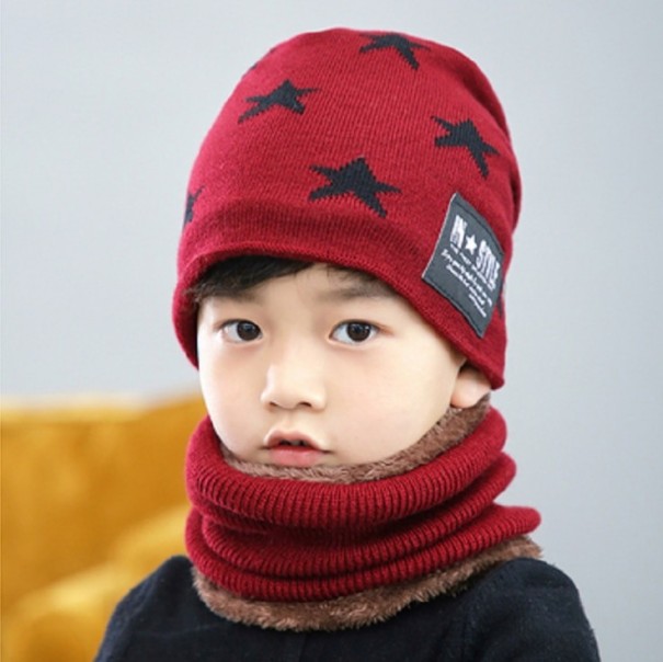 Zimowy dziecięcy zestaw czapek z daszkiem i apaszek D12 czerwony