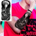 Tillfällig vattentät tatuering 11,5 x 21 cm Gasmask och svampmoln Apokalyptiskt realistiskt motiv Håller upp till 15 dagar Lätt att applicera 2