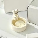 Bougeoir avec chat réchauffant ses pattes 6x6 cm support décoratif en résine 7