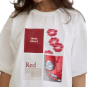 Vit dam-t-shirt med läppstift och biltryck Lös passform Bekväm t-shirt Mon chéri Streetwear Snygg t-shirt med rött motiv 2