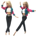Klädeset för mode docka Vit crop top Svarta byxor med silverbälte Glänsande turkos jacka med rosa ärmar Tyg 1