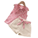 Conjunto de verano para niña con pantalones cortos beige y top con estampado floral y escote en V con lazo 2