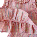Conjunto de verano para niñas con tirantes anchos y botones con fruncido y pantalones cortos elásticos Conjunto cómodo para el verano 2
