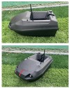 Čierna kŕmna rybárska loďka 47 x 28 x 21 cm Diaľkovo ovládaná loď s dosahom 600 m Dvojitá batéria 2 x 15600 mAh 5