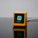 Skrivbordsapparat för övervakning av bitcoin, aktier och valutor med pekskärm, LED-display 30 x 30 mm, USB-strömförsörjning 23