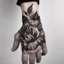 Dekorativt tillfälligt kroppsetikett ros 17 x 12 cm Svart realistisk blommotiv för hand, handflata eller kropp 1