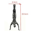 Resinfigur 6,5 x 20,5 cm Man i handstående Dekorativ figur för inredning eller som samlarfigur 2