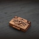 Dekorative Holz-Spielfeld Ouija 3,3 x 2,2 x 1 cm Mini Dekoration mystisches Accessoire für das Interieur 2