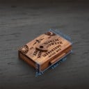 Dekorative Holz-Spielfeld Ouija 3,3 x 2,2 x 1 cm Mini Dekoration mystisches Accessoire für das Interieur 5