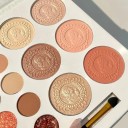 Ögonskuggspalett och highlighter 26 färger Matta och skimrande nyanser Nude bruna långvarig makeup med borste 2