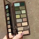 Ögonskuggspalett 16 färger Matt, glittrande och glänsande jordnära toner Rökig retro makeup Highlighter och rouge i ett 4
