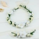 Květinová koruna do vlasů Růže a plné květy Elegantní přírodní kompozice se zavazovací stuhou Romantická vlasová ozdoba 1
