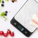 Digital köksvåg upp till 10 kg 18,7 × 14 cm g kg lb oz ml mjölk Plast Rostfritt 2× AAA 4