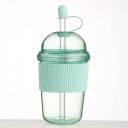 Plastmugg för drycker med sugrör och spillskydd 430 ml Plastflaska för dryck med silikonring lämplig för varma drycker 4