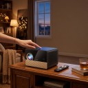 Smart projektor XIWBSY X06 med Google TV Nativ 1080p och stöd för 4K 24,6 x 20,7 x 16,9 cm Wi-Fi 6 och Bluetooth 5.4 Svart-guld Hemmabiograf 6