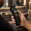 Set för hårklippning och skäggtrimning med detaljer Uppladdningsbar 2000 och 1500 mAh Drifttid 180 minuter 14 kammar Laddningsstationer Svart 6