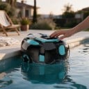 Trådlös robotisk poolrengörare H1 Drifttid 120 min Motor 40 W Filter 180 µm Behållare 3 l Automatisk parkering Svart-turkos För poolbotten 2