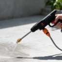 Batteridriven högtrycksspruta 21 V 200 W Tryck 50 till 70 bar Räckvidd 7–10 m Batteri 10 celler ABS Svart Bilvård och vattning 4