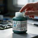 UV icke-lödande mask UV-W100 100 g Grön lack för kretskort Flaska 7,3 x 4 cm Härdning med UV-ljus För reparation av PCB- och BGA-kort 7