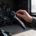 Styrrör med blått LED-ljus 2 st Varningsljus för cykel Justerbar vinkel 90° Plast ABS Batteri LR1130 Svart För mountainbikes 7