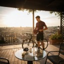 Herrcykelsats Tröja med kort ärm och shorts med inlägg 90 % polyester och 10 % Lycra Vinfärgad tröja och svarta shorts 6
