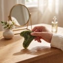 Jade Gua Sha platta i hjärtform 7,5 x 5 cm Massageverktyg av natursten Mörkgrön För ansikts- och halsmassage 4