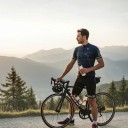 Herrcykelsats Tröja med kort ärm och shorts med vit hängslen och vaddering 90 % polyester och 10 % Lycra Mörkblå 6