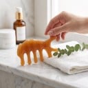 Peigne de massage gua sha en résine 11,2 x 5,3 cm Peigne à larges dents aux extrémités arrondies Ambre Pour le massage du cuir chevelu 5