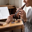 Okarina av lila lera 12 hål Stämning Sopran C 13 x 6,5 x 3 cm Rökbränd Brun Handgjort musikinstrument för spelare 4