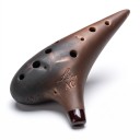 Okarina av lila lera 12 hål Stämning Alt C 18 x 11 x 5 cm Rökbränd Brun Handgjort musikinstrument för spelare 1
