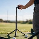 Magnetický golfový stativ a selfie tyč do 117 cm s MagSafe držákem telefonu zemním hrotem a tripodem pro natáčení švihu černý 2