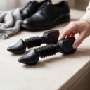 Kunststoffschuhspanner mit flexiblem gewellten Mittelteil 1 Paar 2 Stück Kinder EU 28–34 Länge 21 cm Schwarz Schuhformer gegen Faltenbildung 2