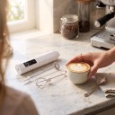 Elektrische melkopschuimer 2-in-1 D03 Handmixer met 2 opzetstukken 3 snelheden Opladen via USB-C Krachtige batterij Voor koffie en eieren 2